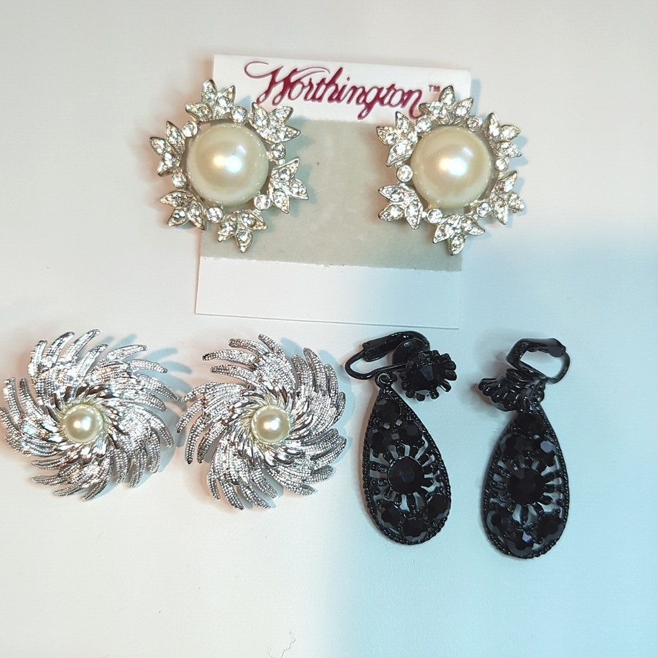 Clip-On Fashion Earrings 3 Pair Set Worthington 10$